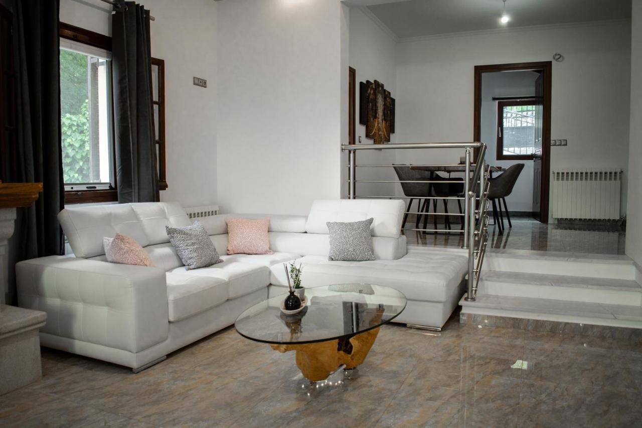 Gkk House Private Swimming Pool Luxury House Villa Skriperon